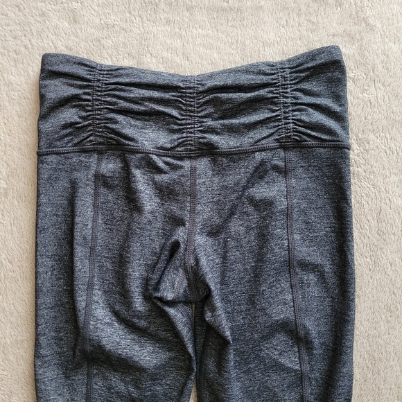 Lululemon cropped low rise leggings size 2 - Picture 5 of 12